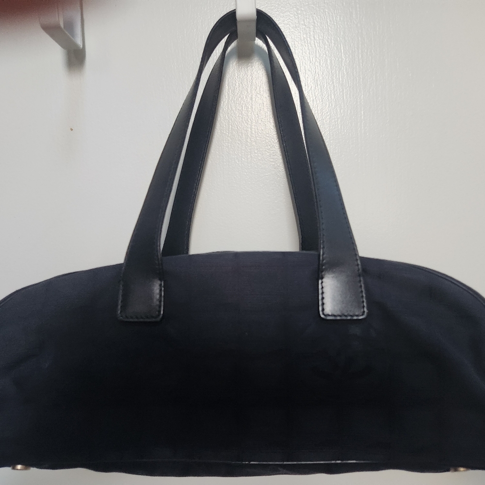 CHANEL New Authentic Black Nylon Baguette Bag